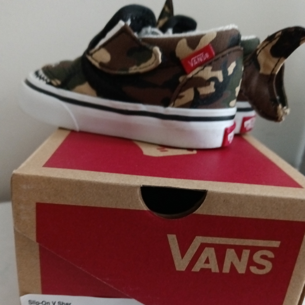 Vans - Picture 2 of 3
